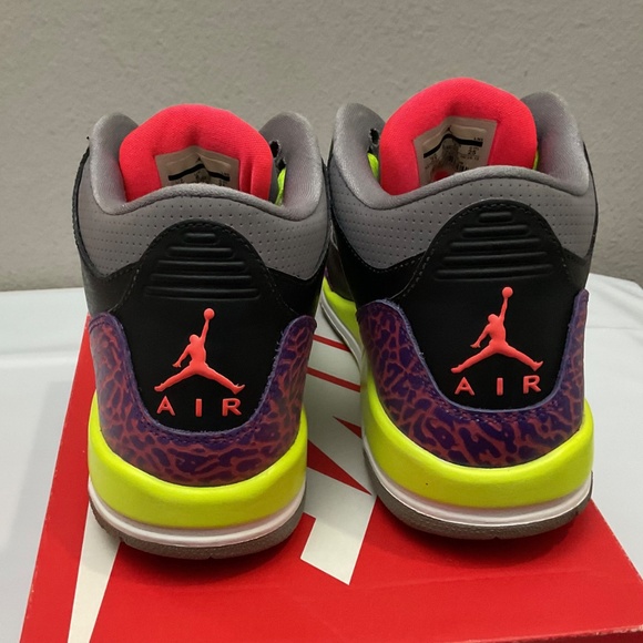 NIKE AIR JORDAN 3 RETRO BLACK ATOMIC JOKER PURPLE- Size US 6.5 Y / EUR 40 - Picture 5 of 8